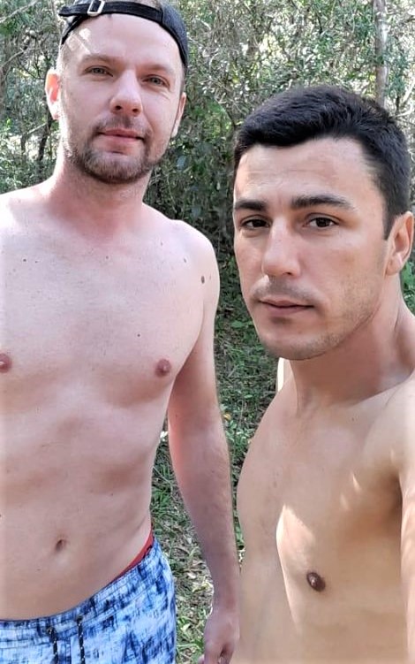 pareja gay playa